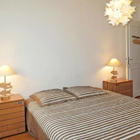 Etoile De - Eqy101 By Interhome Semesterbostad Erquy